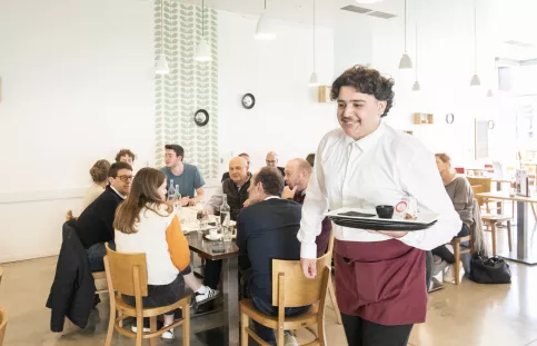 La Salle à Manger de Grenoble - Moundher (formation service SKOLA Restauration)